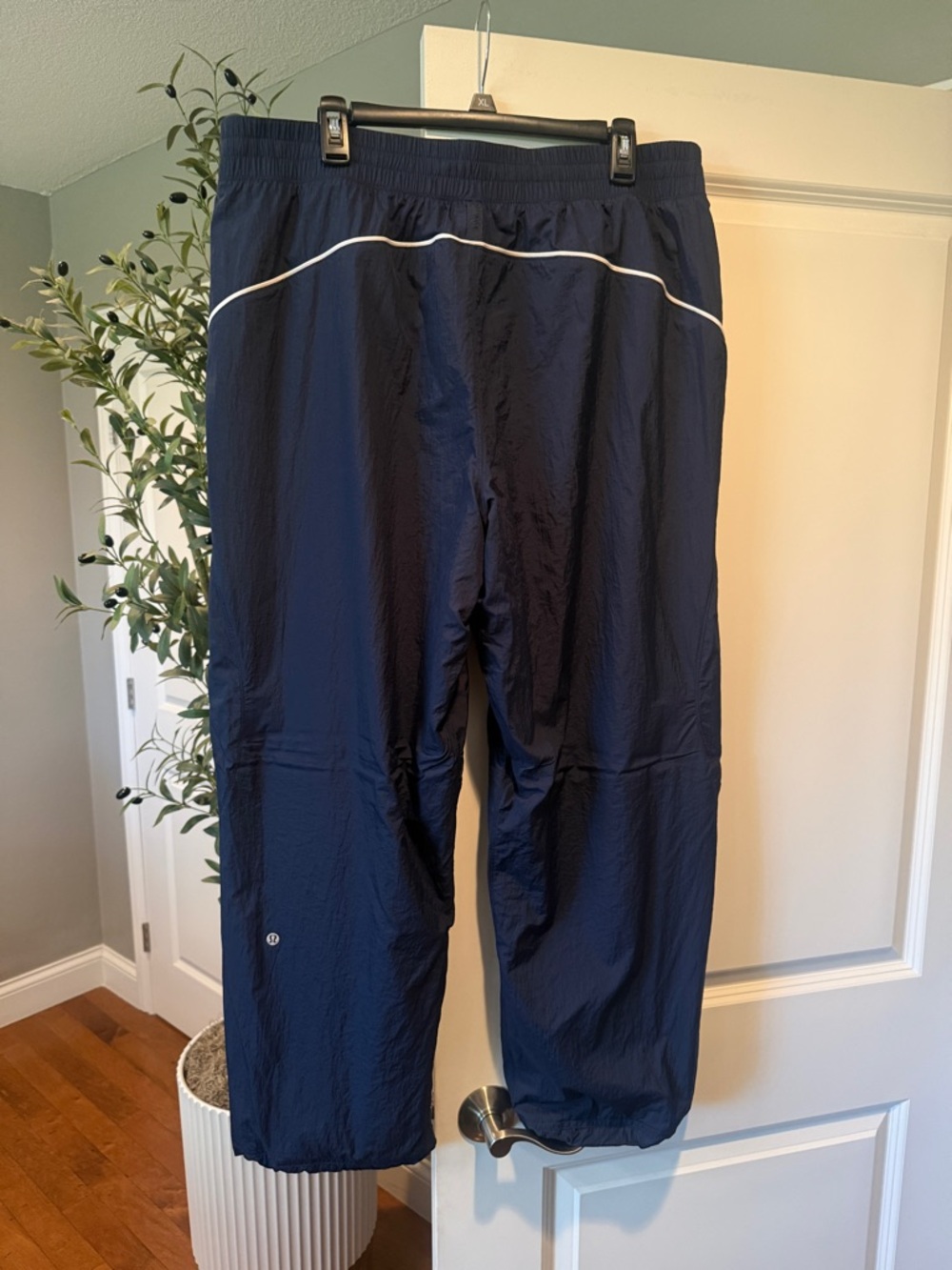 Lululemon License to Train Set - Picture 6 of 8